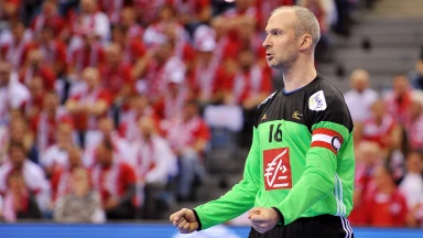 EM der Männer 2016: Frankreichs Torhüter wirft spektakulär ins Tor