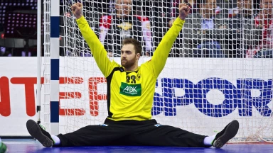 EM der Männer 2016: "Handballgott" - Andi Wolff zeigt super Parade im Finale