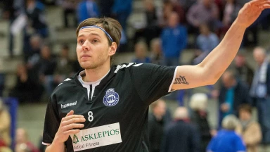 Nach nur sechs Minuten: Lübeck mit wunderschönem Kempa