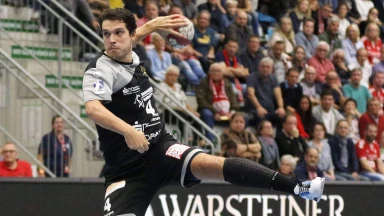 2. Liga: Frecher Lupfer von Dresden gegen Ferndorfs Torhüter