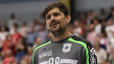 2. Liga: Voller Körpereinsatz! Keeper Weber spielt nach Gesichtstreffer weiter