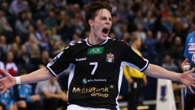 2. Liga: Unfassbares Kreisanspiel von Hamburgs Tissier im Fallen