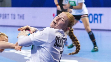 EM der Frauen: Harter Zusammenstoß! Schmelzer knallt mit Kopf gegen Ungarin