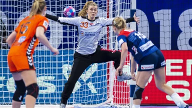 EM der Frauen: Wahnsinn! Wester & Kollegin feiern Paradenfestival!