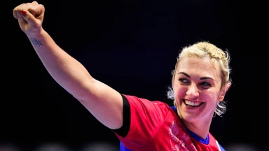 EM der Frauen: Höchstgeschwindigkeit! Sen wuchtet Russland ins Halbfinale!