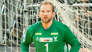 2. Liga: Voll in die Fresse! Vikings-Keeper von Coburgs Jäger getroffen