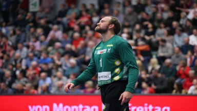 2. Liga: Kurios! Halbzeit-Buzzer rettet Keeper der Rhein Vikings nach Mega-Patzer