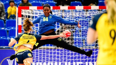 WM der Frauen 2019: Trotz Niederlage - Kongolesische Torfrau mit Top-Paraden!