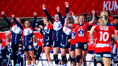 WM der Frauen 2019: Norwegen eiskalt! Zwei schöne Heber-Tore hintereinander