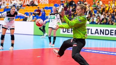 WM der Frauen 2019: WM der Frauen 2019: Wahnsinns Parade! Eckerle hält Deutschlands Kasten sauber