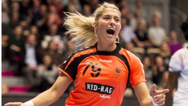 WM der Frauen 2019: Polman mit Strahl in den Winkel vor van der Vaarts Augen