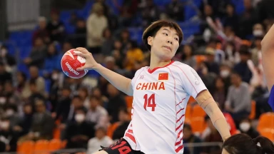 WM der Frauen 2019: Schock für China! Zhou verletzt sich scheinbar schwer an der Schulter