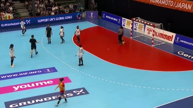 WM der Frauen 2019: Gutiérrez trifft Sako bei Siebenmeter im Gesicht