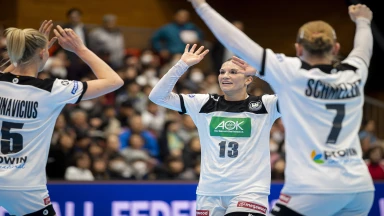 WM der Frauen 2019: DHB-Frauen sichern sich in dramatischer Schlussphase wichtigen Punkt
