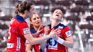 WM der Frauen 2019: Nasenbluten nach Ellenbogen-Hit! Grigel erwischt Loke hart