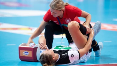 WM der Frauen 2019: Verletzungsschock! Stolle knickt gegen Norwegen um