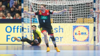 EM der Männer: Anklebreaker! Reichmann lässt Spaniens Keeper alt aussehen