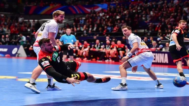 EM der Männer: No-look-Pass und Blitzdrehung - DHB-Team zaubert gegen Österreich