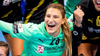 HBF: Weltklasse Parade! Isabelle Roch mit allen Vieren in der Luft