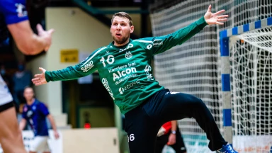 2. HBL: Voll auf die Zwölf! Großwallstadts Redwitz kassiert üblen Gesichtstreffer