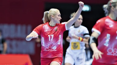 Bobrovnikova rettet Russland mit starkem Schlagwurf im Zeitspiel