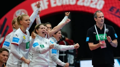 Dramatische Schlussphase! Deutschland zieht in die Hauptrunde ein