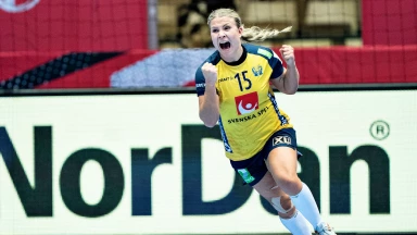 Schweden zaubert! Emma Rask verwandelt Angriff mit einem Heber von Linksaußen