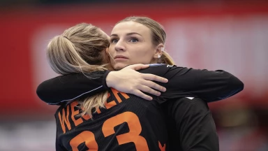 Blitzreaktion! Dortmunds Duijndam hält 7-Meter