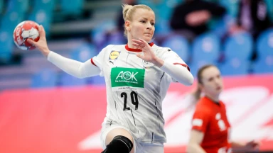 Starke Heber-Variante! Lauenroth rollt Ball über Ungarns Keeperin
