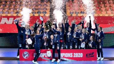 Tränen auf beiden Seiten! Siegerehrung der EHF EURO 2020