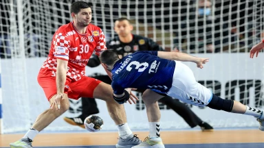 Bowlingkugel durch die Beine! Federico Pizarro mit außergewöhnlicher Technik