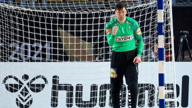 Landin Weltklasse! Dänemarks Keeper hält den Empty-Goal Versuch im Vollsprint!