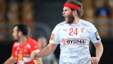 Mikkel Hansen pöbelt? Möchtegern Offensiv-Foul lässt Spanier zu Fallobst werden