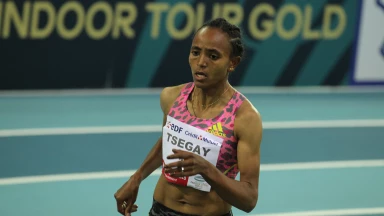 Über 1500m! Tsegay setzt neuen Hallen-Weltrekord