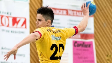 Schöner Heber! Youngster Volz lässt Gummersbachs Keeper stehen