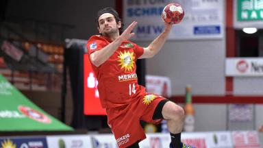 2. HBL: Wie der Roadrunner! Peter Strosack zu schnell für Ferndorfs Defensive!