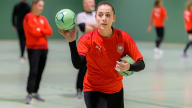 WM-Playoffs Frauen: Nach Filter-Parade geht's schnell! Johanna Stockschläder mit tollem DHB-Debüt!