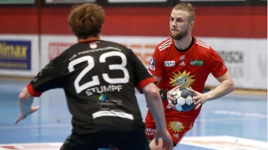 2. HBL: Lübbeckes Petreikis trifft durch die Beine