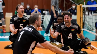 Paralympics-Qualifikation: Deutschlands Sitzvolleyballer ziehen ins Finale ein!  