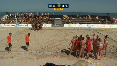 Deutsche Beachhandballerinnen zittern sich gegen Polen zum Sieg in Halbzeit 1