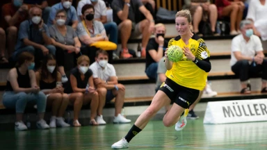 HBF: DHB-Symbiose im BVB-Dress: Grijseels bedient Berger mit wuchtigem Pass