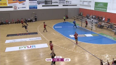 HBF: Wahnsinn! Zwickaus Keeperin feuert Rakete ins gegnerische Tor