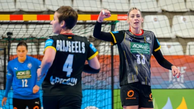 Highlights: Souveräner Auftaktsieg der Deutschen - Handball-WM der Frauen 2021