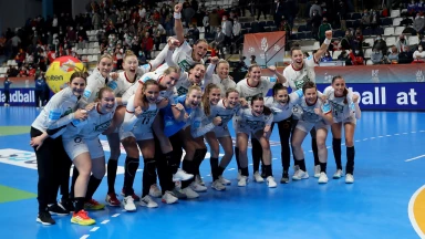 Highlights: Die DHB-Frauen glänzen mit erneutem Sieg - Handball-WM der Frauen 2021