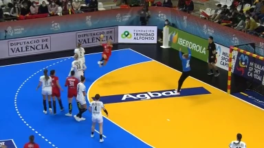 Hinterm Rücken nach Außen abgelegt SVK - Handball-WM der Frauen 2021