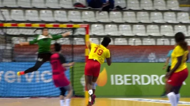 Highlight: Schöne zweite Welle mit Anspiel zum Kreis im Spiel Kamerun vs. Uzbekistan