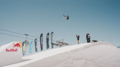 Unglaubliche Freeski Tricks der Talente bei World Rookie Freeski Finals 2022