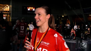 HBF: "Man will alle Spiele gewinnen" - Inger Smits nach Übergabe der Meisterschale