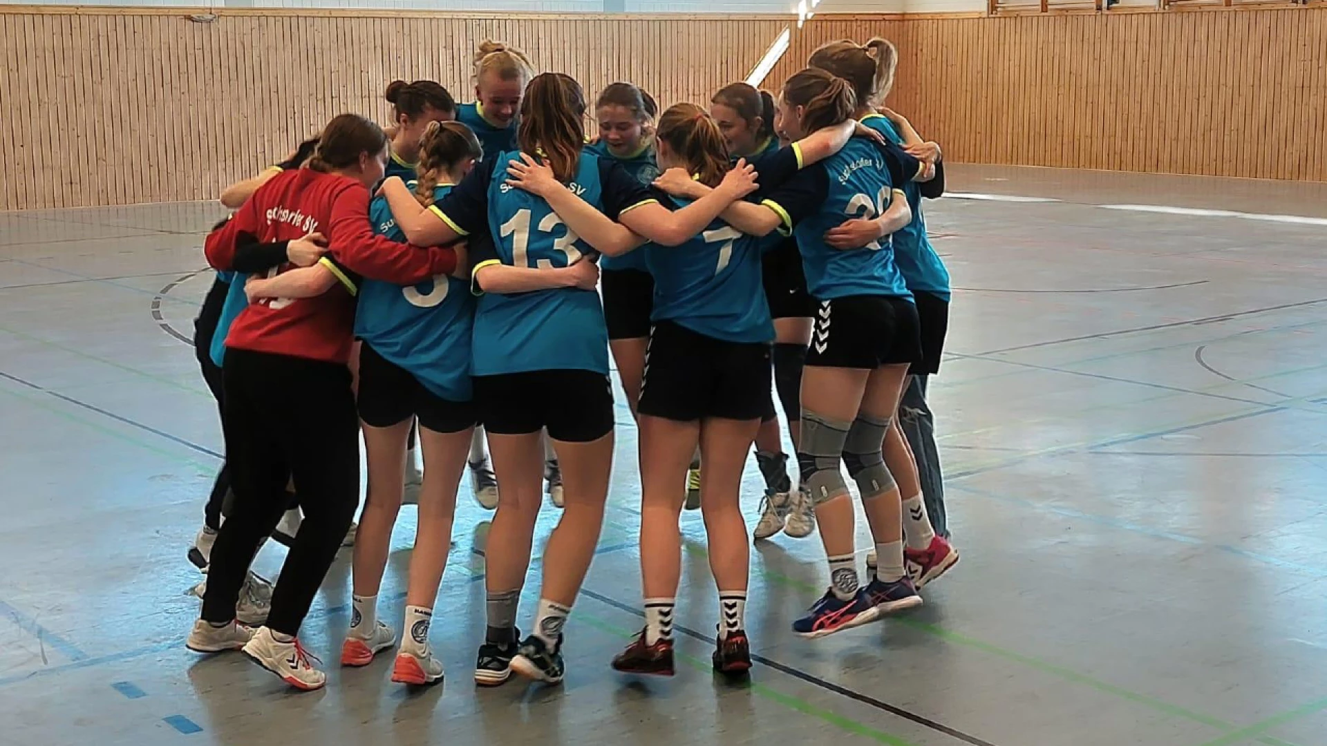 NEUE WEIBLICHE A-JUGEND SUCHT MITSPIELERINNEN