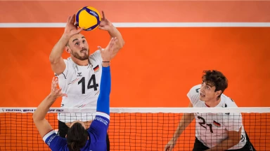 Nach vergebenen Satzbällen: Deutschland unterliegt Olympiasieger Frankreich zum Auftakt